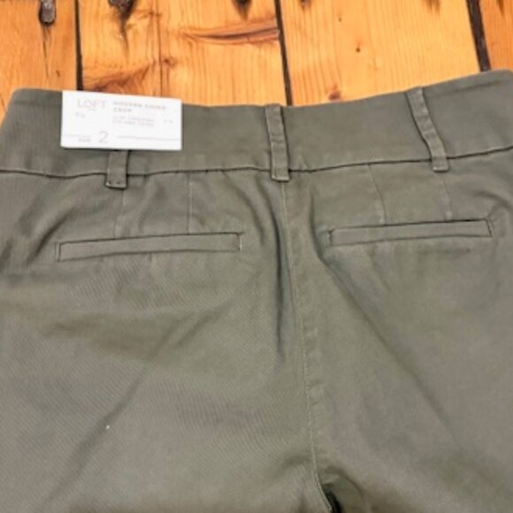 Ann Taylor Loft Modern Chino Crop, Size 4 - Picture 8 of 8